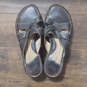 Born sandals